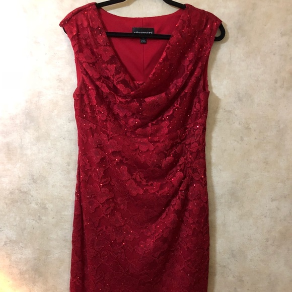 Beautiful Red Dress - Picture 1 of 3